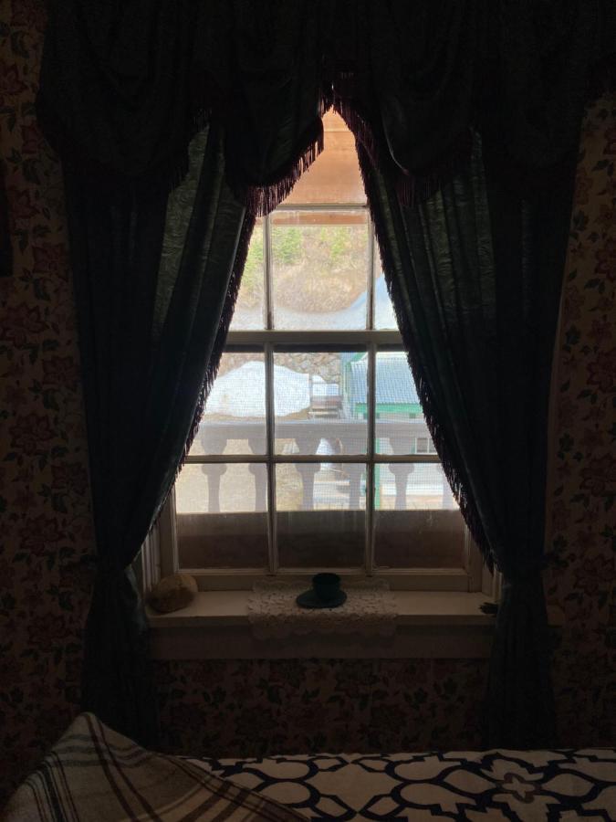 St. George Hotel Barkerville ภายนอก รูปภาพ
