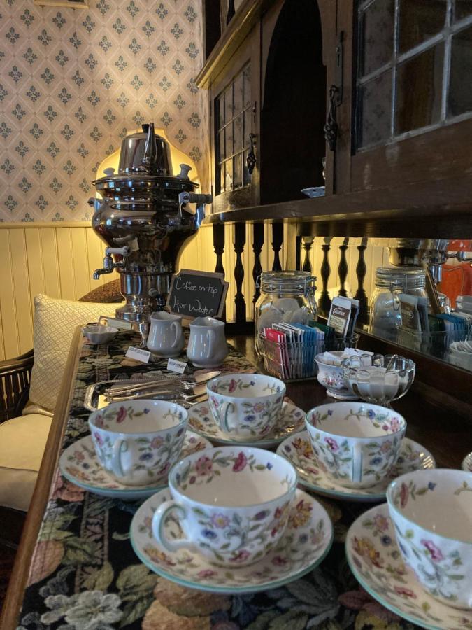 St. George Hotel Barkerville ภายนอก รูปภาพ