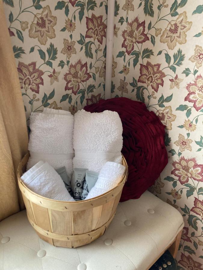 St. George Hotel Barkerville ภายนอก รูปภาพ